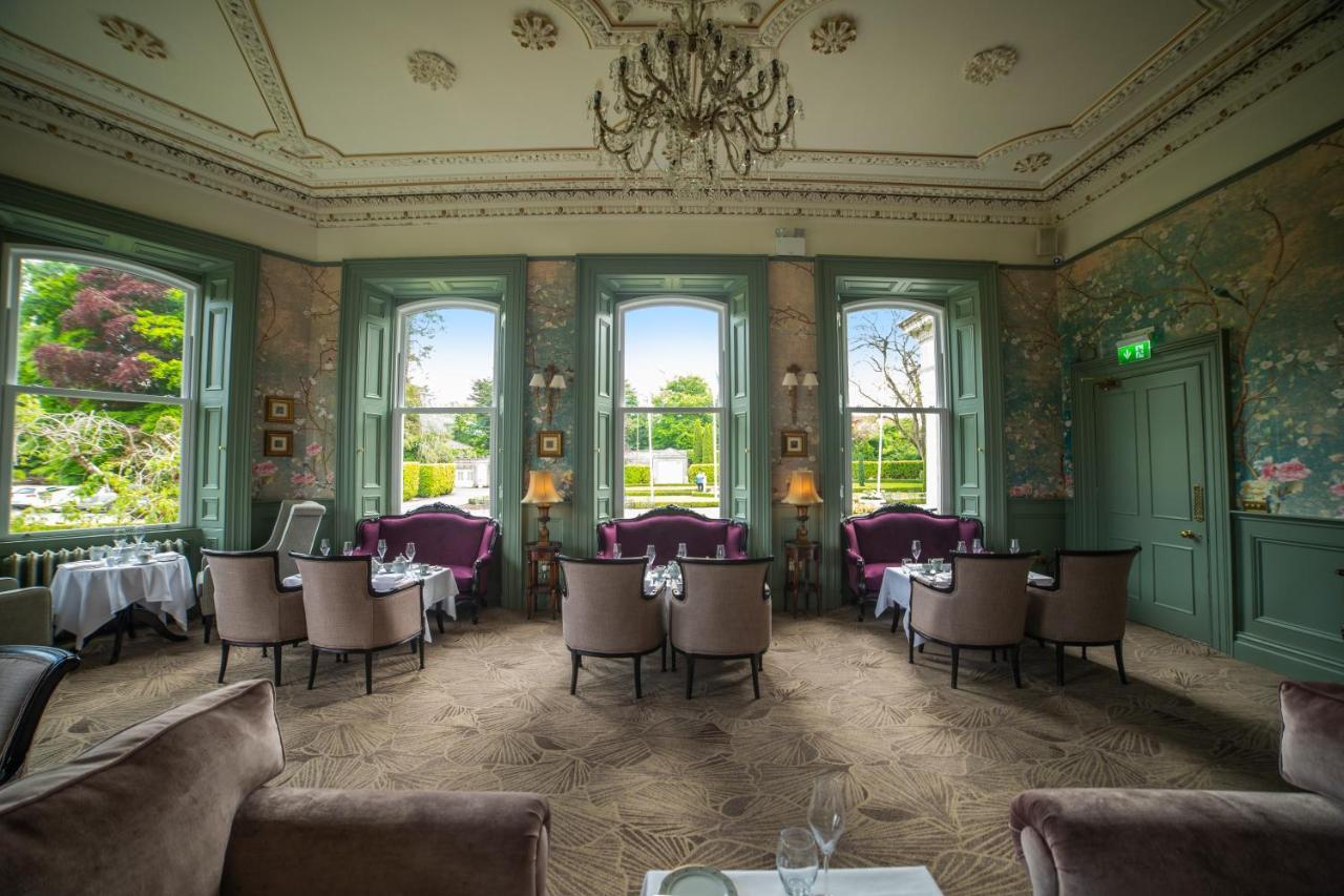 Finnstown Castle Hotel Lucan Exterior foto