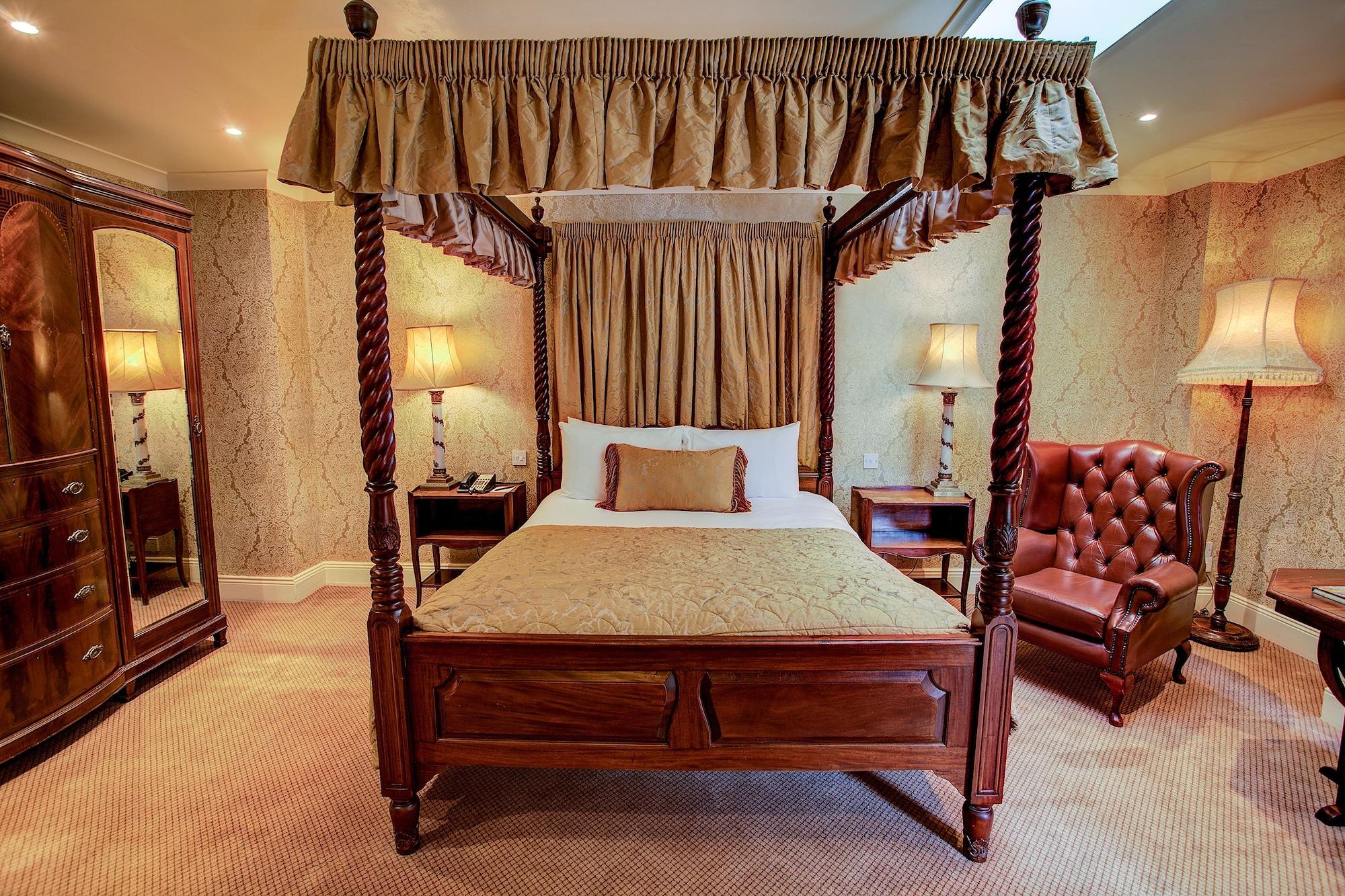 Finnstown Castle Hotel Lucan Exterior foto