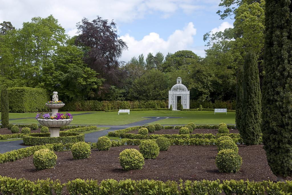 Finnstown Castle Hotel Lucan Exterior foto