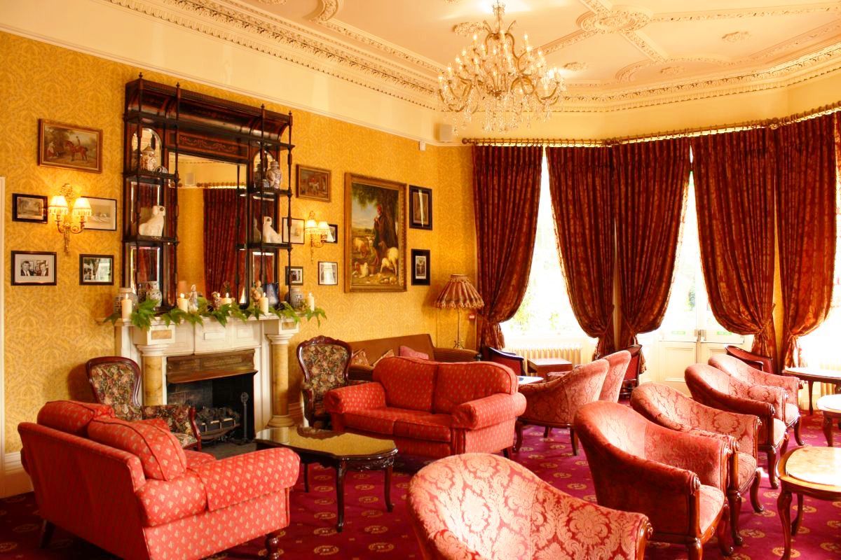 Finnstown Castle Hotel Lucan Exterior foto